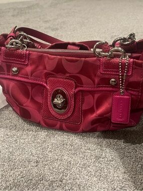 Rare Vintage Coach Signature Turnlock Shoulder Bag in Raspberry Pink